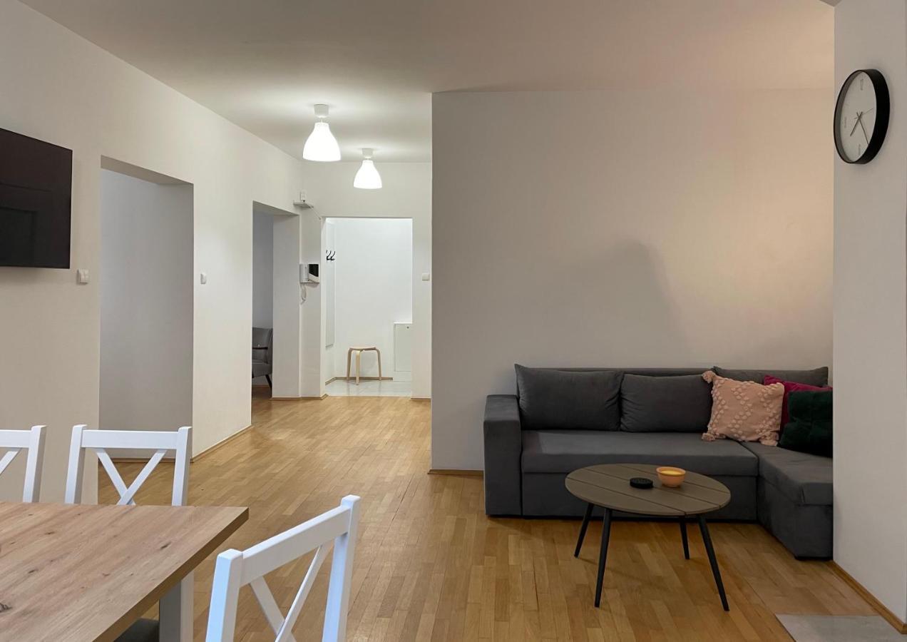Apartament Przy Atrium Okolice Stacji Metra Rondo Onz Варшава Екстериор снимка