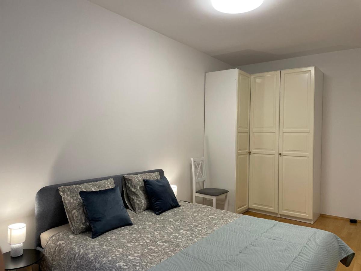 Apartament Przy Atrium Okolice Stacji Metra Rondo Onz Варшава Екстериор снимка