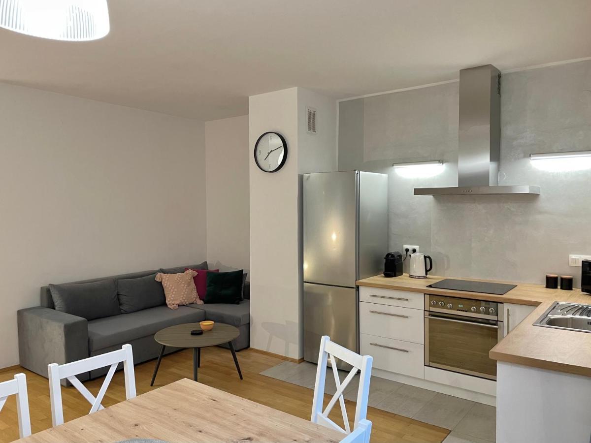Apartament Przy Atrium Okolice Stacji Metra Rondo Onz Варшава Екстериор снимка